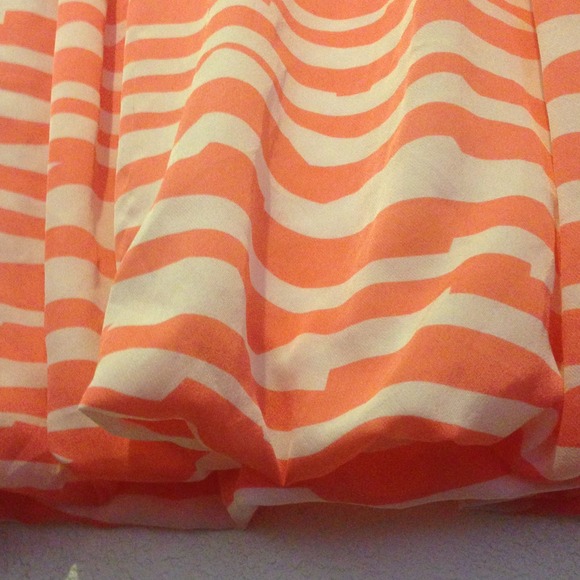 🎉3 FOR $10🎉Coral & White Dress - Picture 4 of 4