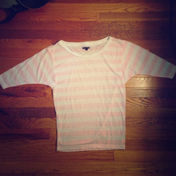 Loose fit American Eagle striped tee!