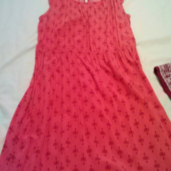 CLEARANCE!! Old Navy Knee-length sundress - Picture 4 of 4