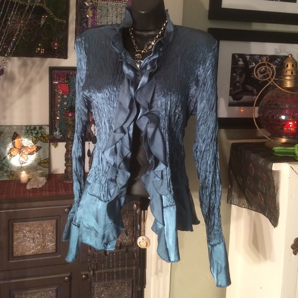 This Blouse/ Neckless for Dawn. Thank you