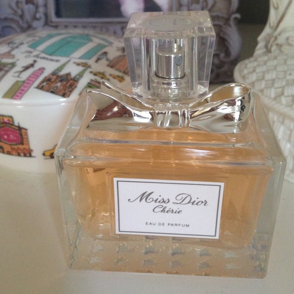 Miss Dior Cherie EAU DE PARFUM