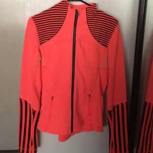 Lululemon forme jacket