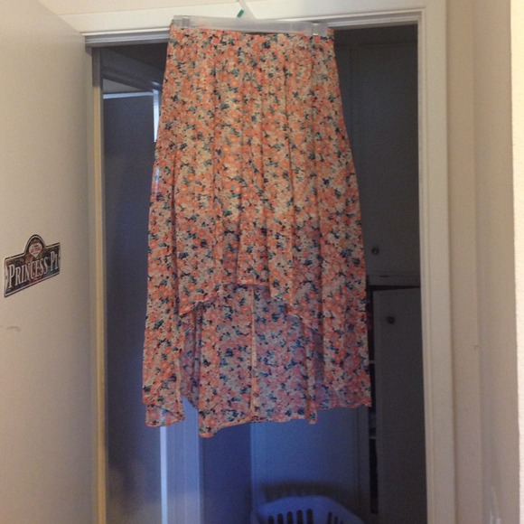 Floral high low skirt - Picture 2 of 3