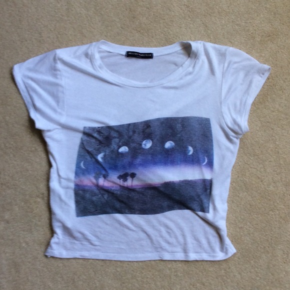 Brandy Melville Tops - Brandy Melville crop top