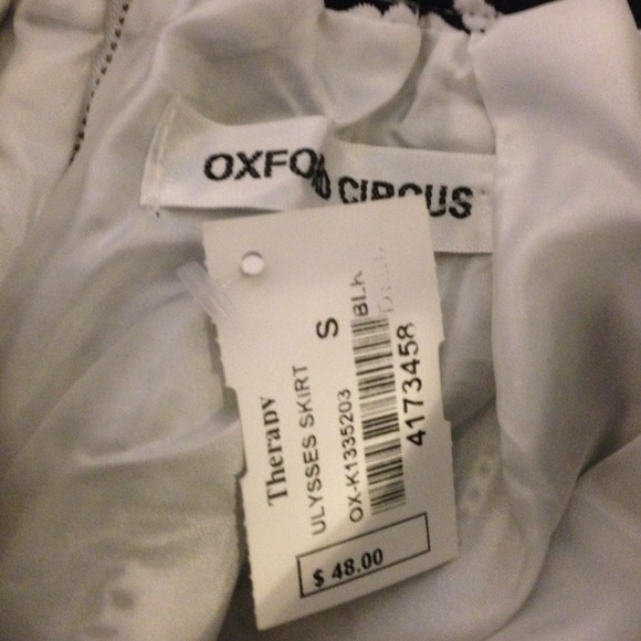 black and white Paisely bubble skirt - Picture 3 of 3