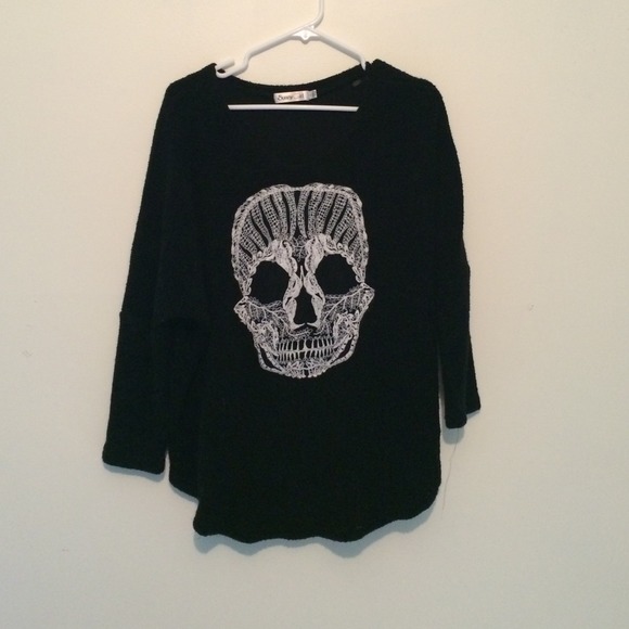 ModCloth Sweaters - Oversized skull sweater