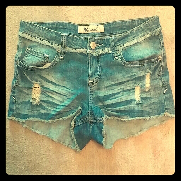 Stylish denim shorts - Picture 1 of 2