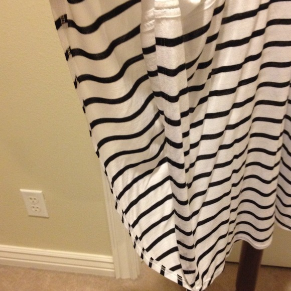 NEW striped loose sleeve top - Picture 2 of 2
