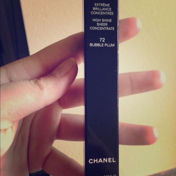 Chanel Aqualumiere gloss