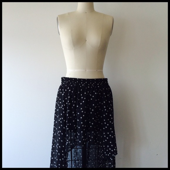 Black asymmetric star print skirt - Picture 2 of 2