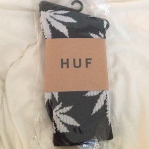 •TRADED• NWT Black and White HUF socks