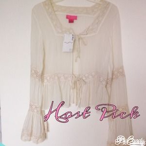 Betsey Johnson Tops - ‼️LAST CHANCE‼️💘 BETSY JOHNSON CREAM CHIFFON TOP Betsey Johnson Tops - ‼️LAST CHANCE‼️💘 BETSY JOHNSON CREAM CHIFFON TOP