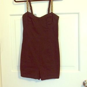 Pin-up romper w/studded straps
