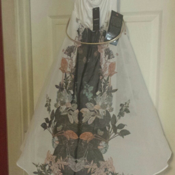 NWT BEBE DRESS - Picture 2 of 3