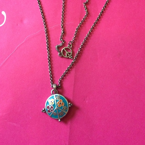 🚨SALE! Lucky Brand peace sign necklace