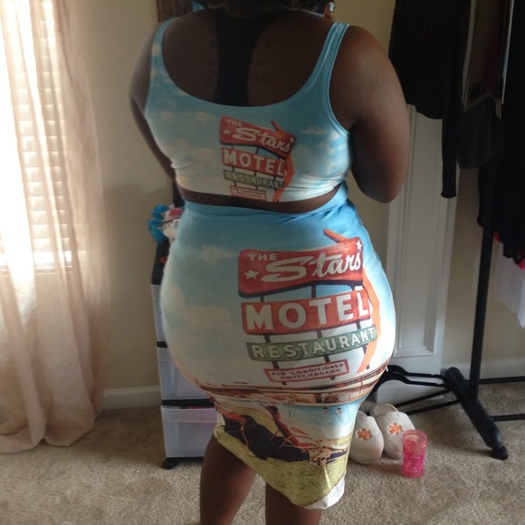 Plus size two piece!! - Picture 2 of 2