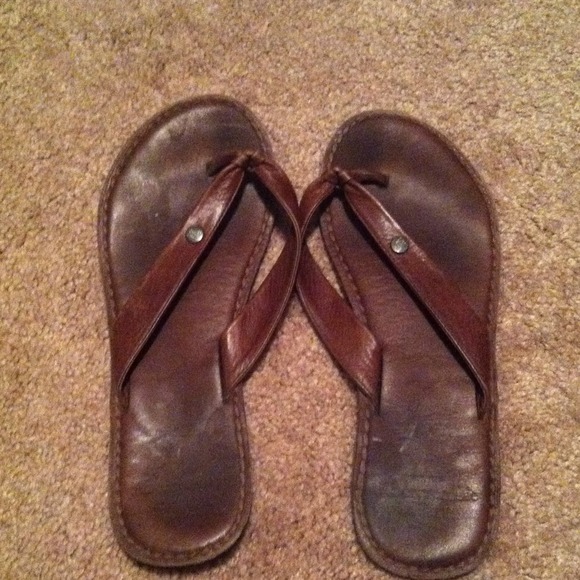 Abercrombie & Fitch leather sandals. 7