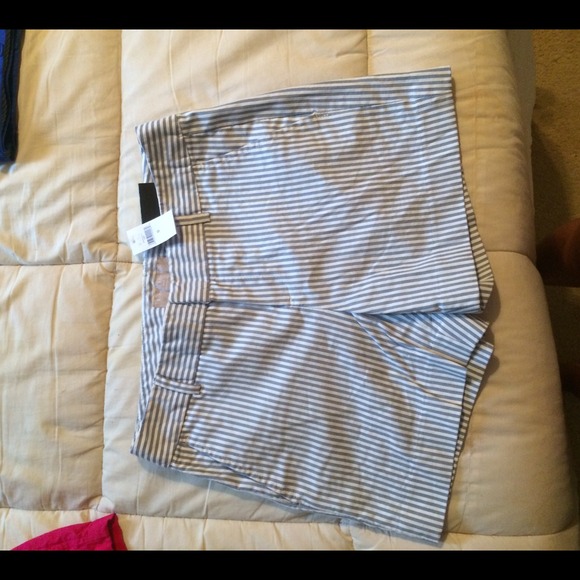 ❌❌❌❌Sold❌❌❌❌Bananna Republic seersucker shorts!