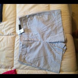 ❌❌❌❌Sold❌❌❌❌Bananna Republic seersucker shorts!