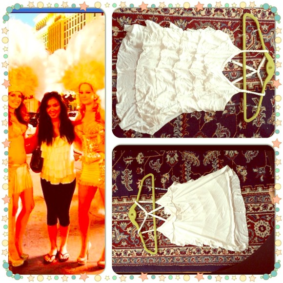 Cute Ruffle top. Size small but shrink some.