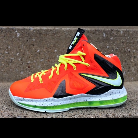 Lebrons crimsons
