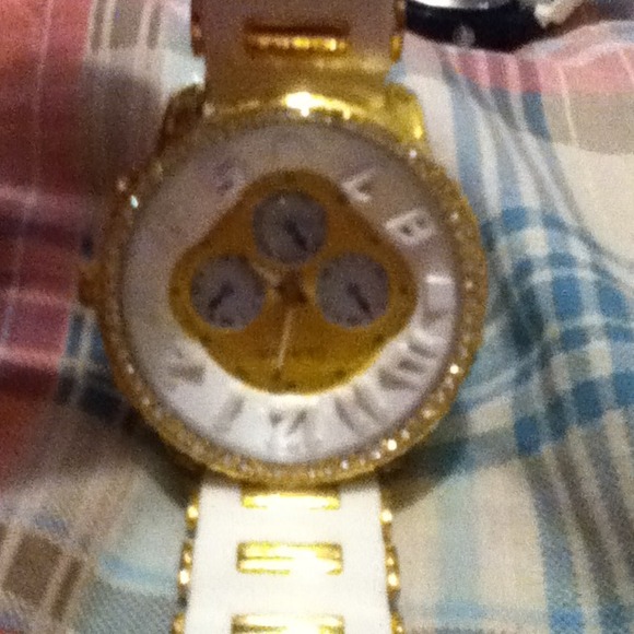 Watch - Picture 2 of 4