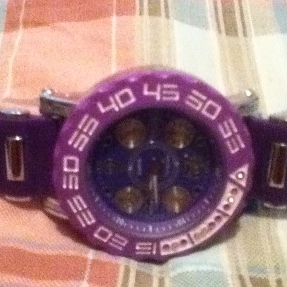 Watch - Picture 2 of 4