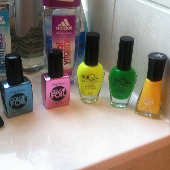 Finger nail polish assorted colors BUNDLED