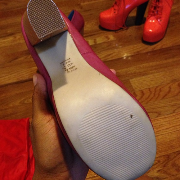 Pink pump - Picture 2 of 2