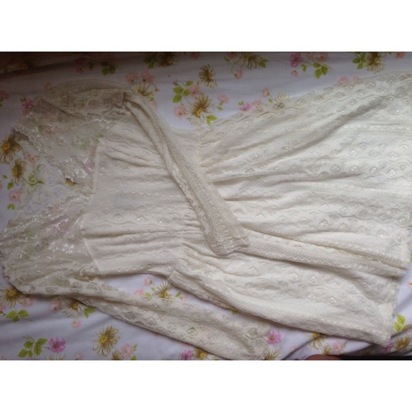 ❌ SOLD! ❌♡ Creme Lace Long Sleeved Dress ♡