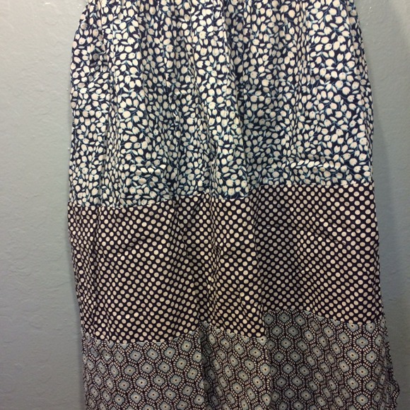 Blue and white pattern dress - Picture 3 of 3