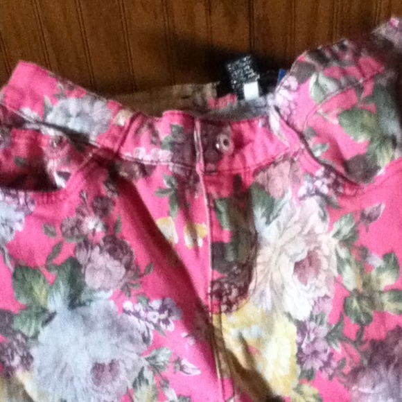 Pants - Picture 4 of 4