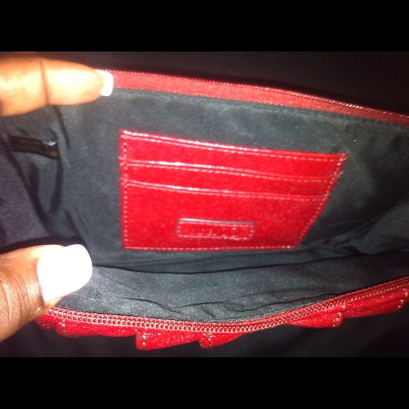 Red Nine & CO Wristlet with Ruffle Design - Picture 2 of 3