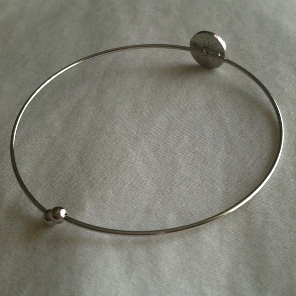 ⭕️sold⭕️💠Diamond is a Girl Best Friend Bracelet💠 - Picture 3 of 4