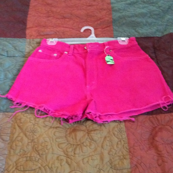 Dark pink high waisted 550 Levi's shorts