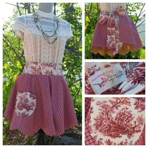 SOLD!! French country apron- SOLD!!