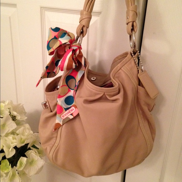 Coach Nude purse with scarf 🎀👜