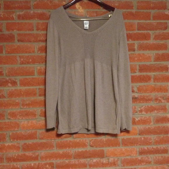 Brown maternity/oversized sweater
