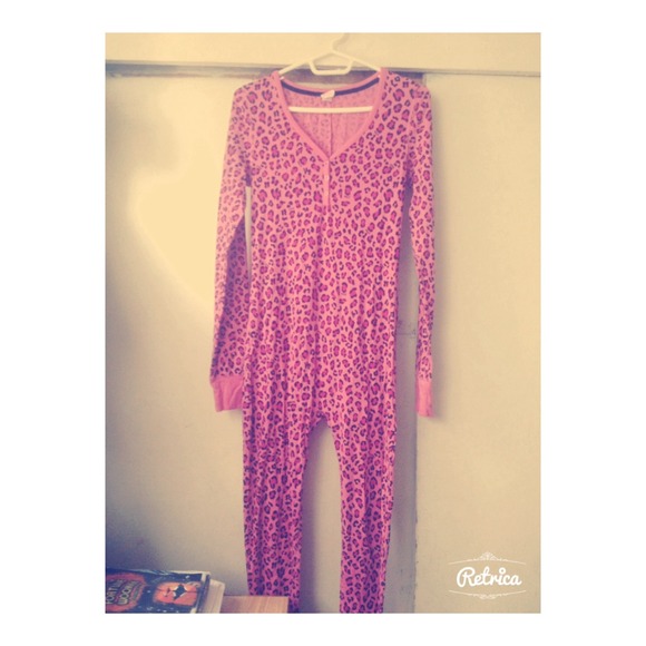 VS one piece pijamas✨