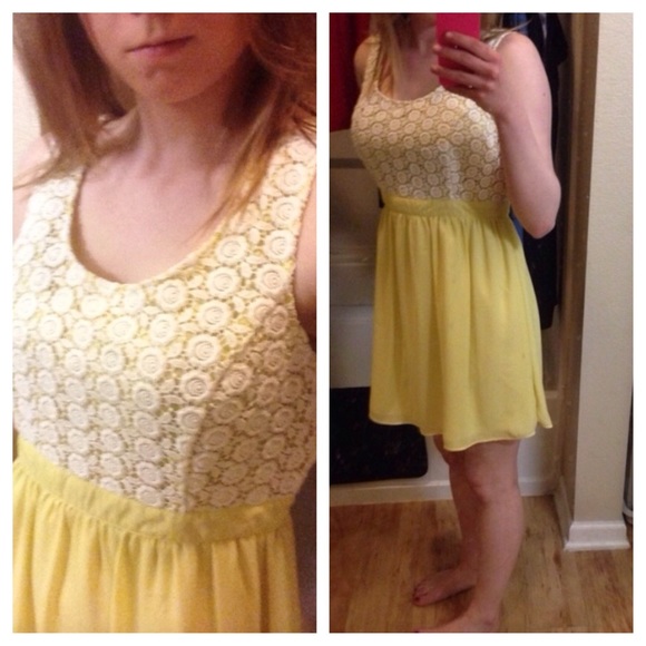 NWOT Forever 21 Yellow Lace Dress - Picture 4 of 4