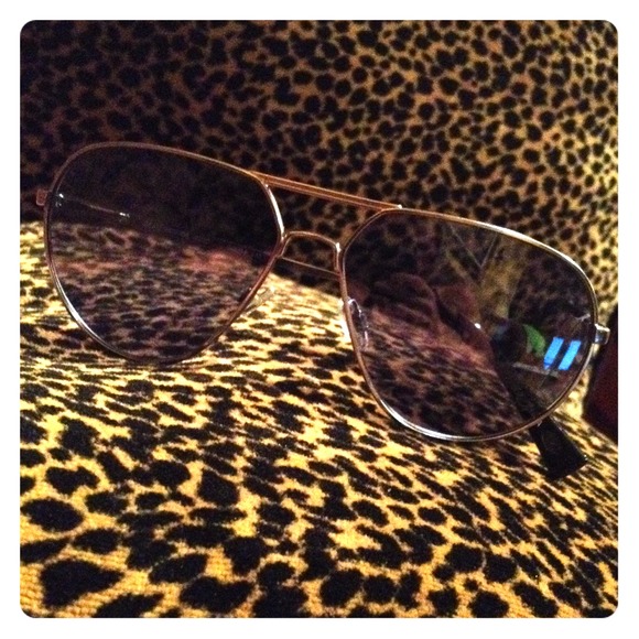NWT!!🌞Fossil Aviators