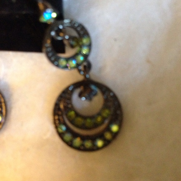 Double drop earrings w/ crystals NEW - Picture 2 of 4