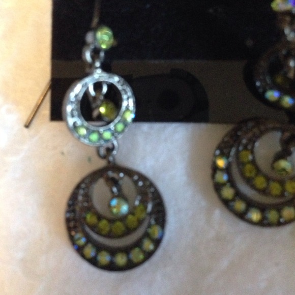 Double drop earrings w/ crystals NEW - Picture 4 of 4