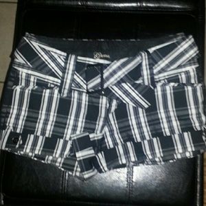 Super adorable striped shorts