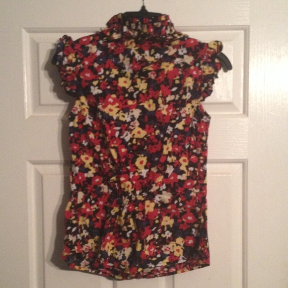 Floral Ruffle Top - Picture 2 of 3