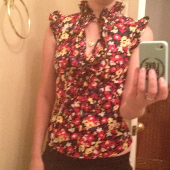 Floral Ruffle Top - Picture 3 of 3