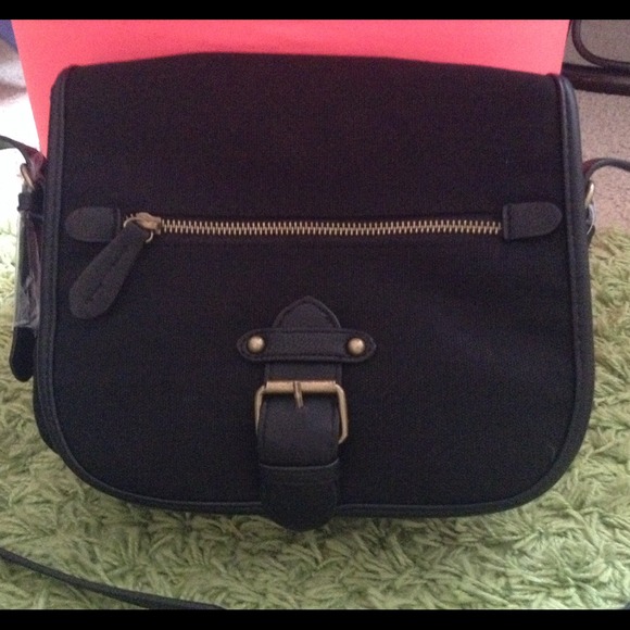 Adam Levine Handbag! - Picture 3 of 3