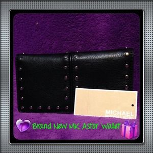 Black Michael Kors Astor Leather Wallet