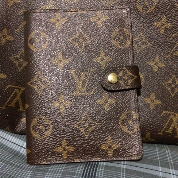 Louis Vuitton small ring agenda