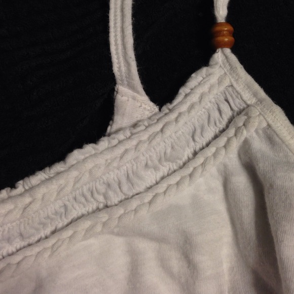Hollister Tank (bundle 2 for $12) - Picture 2 of 2